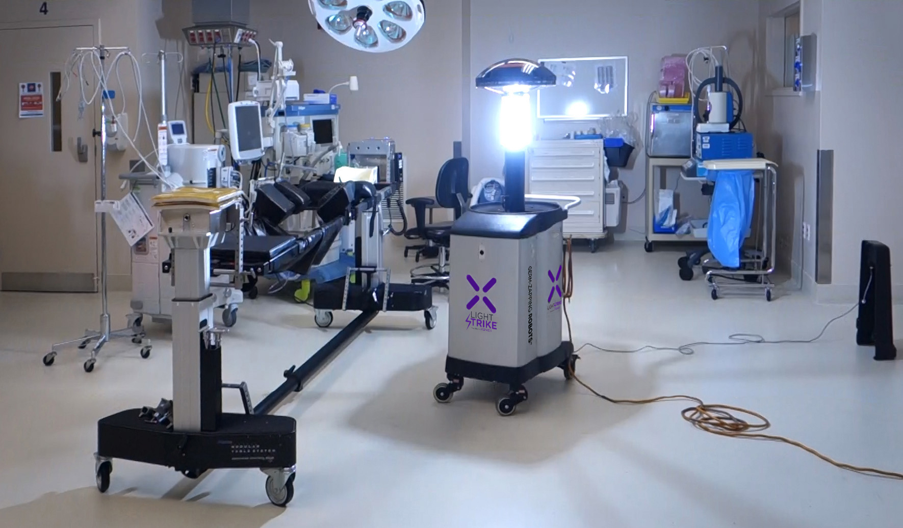 Gato de salto ayuda Oficial Hospital-Disinfecting Robots: Xenex Sees Surge In Orders As COVID-19  Pandemic Escalates